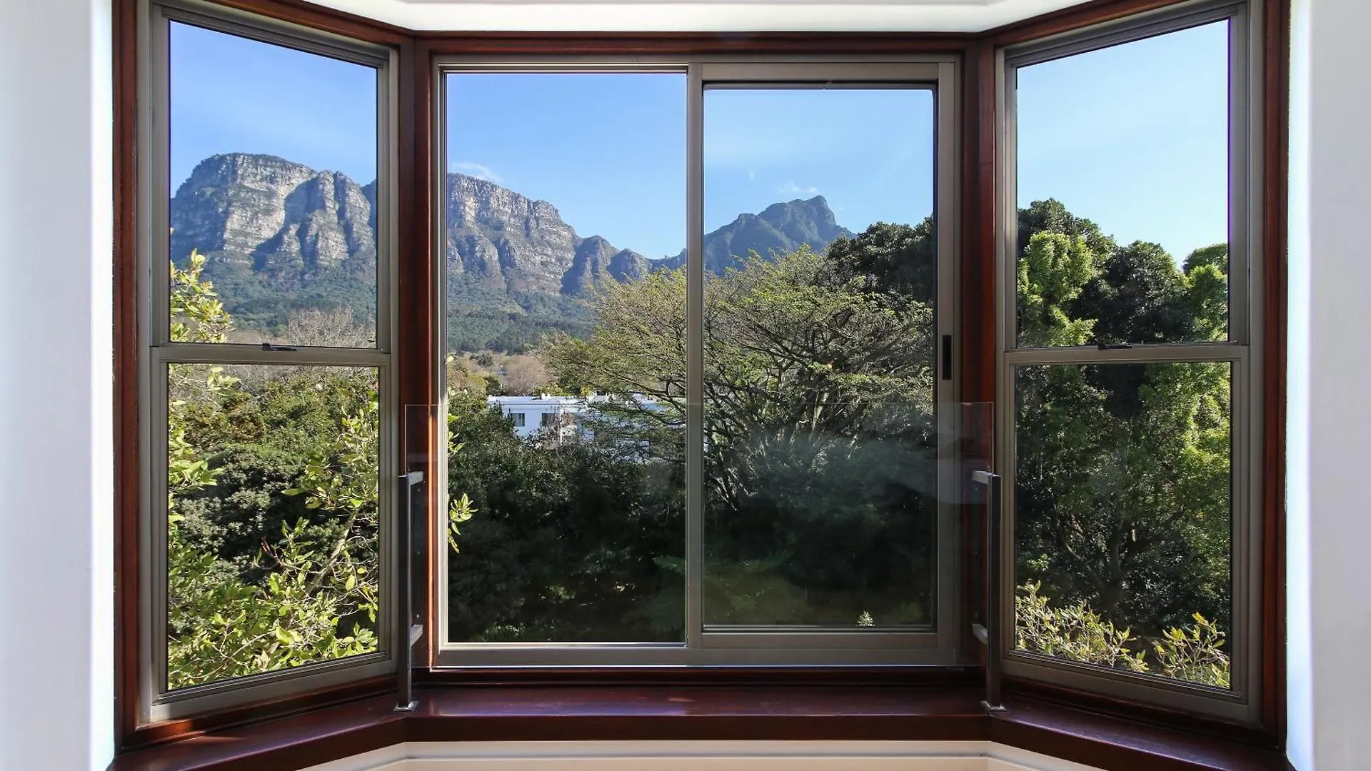 Vineyard Hotel Cape Town 4*,
